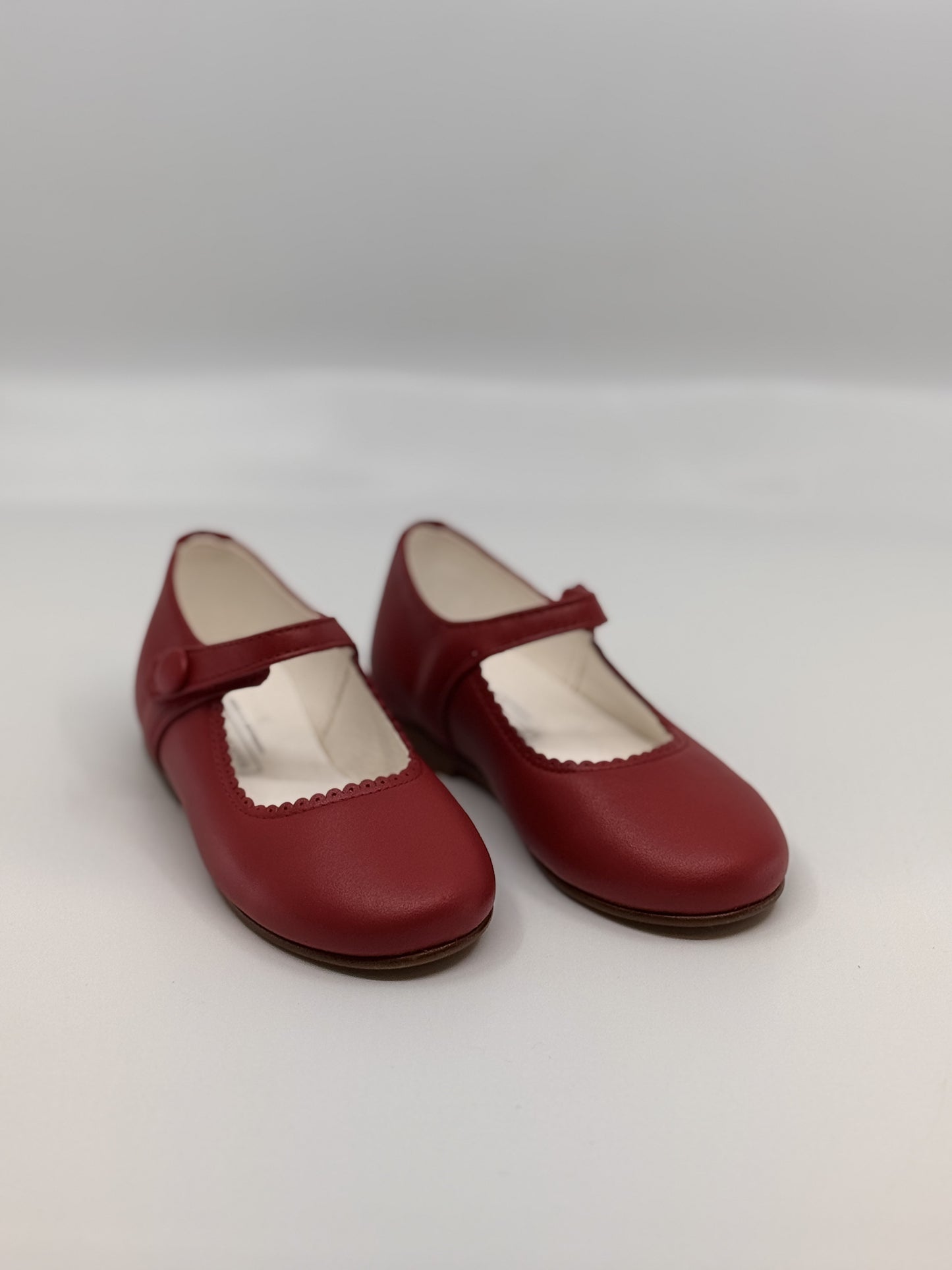 MARIA CATLAN SCALLOP VELCRO MARY JANE- WHITE OR RED