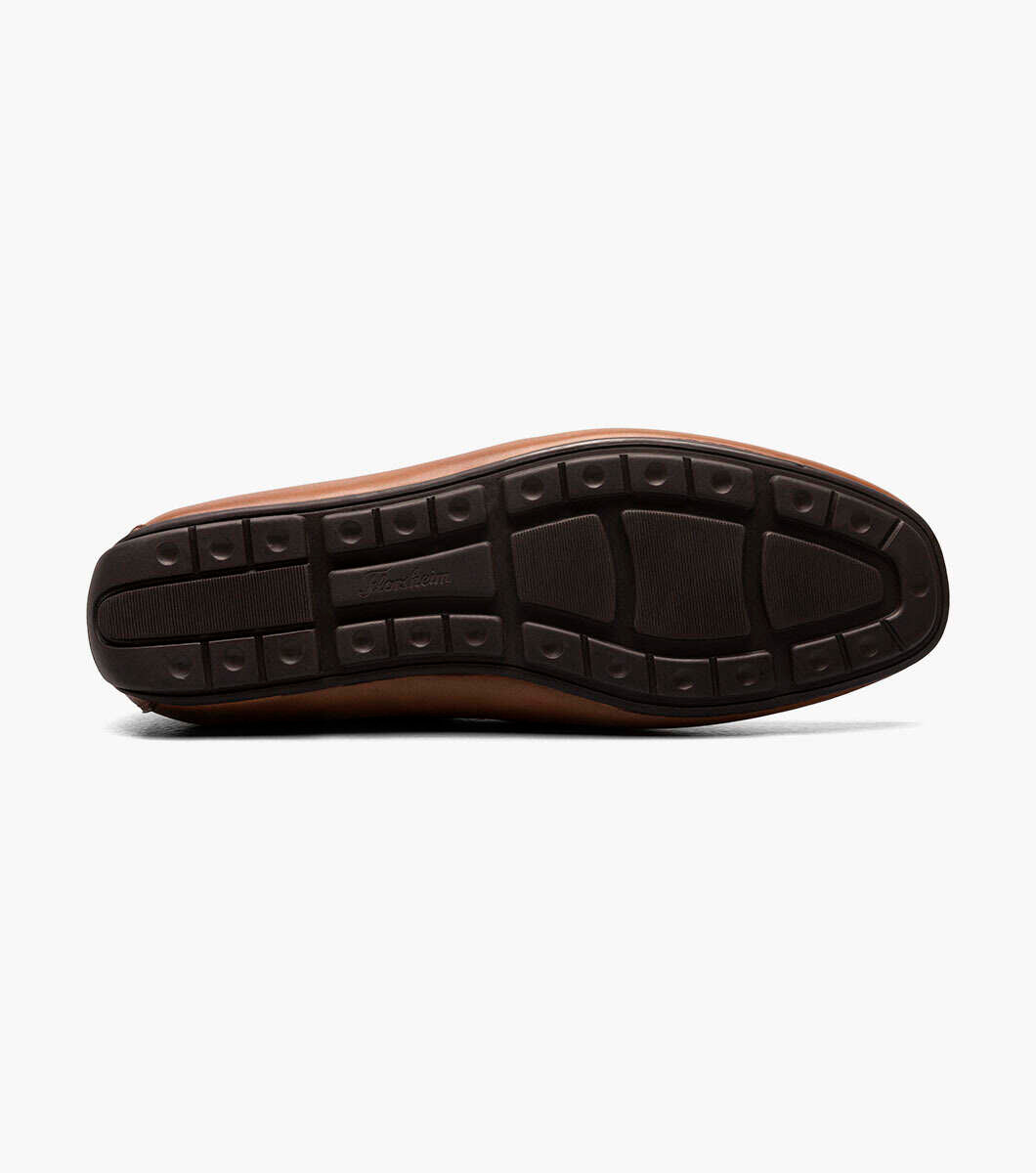 Get into the fashion fast lane with the Florsheim Talladega Moc Toe Venetian Driver. Made of beautiful materials on the upper, it also features the comfort of a fully cushioned footbed and soft Suedetec linings.