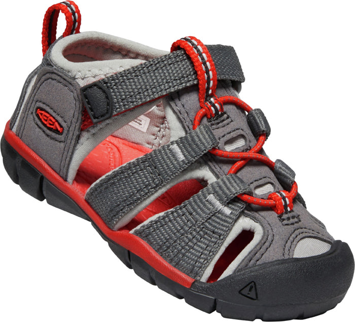 machine washable. Use a small amount of detergent, wash on gentle cycle, and air dry. Hook and loop strap over instep Multi directional lug pattern for increased traction PFC-Free materials Secure fit lace capture system