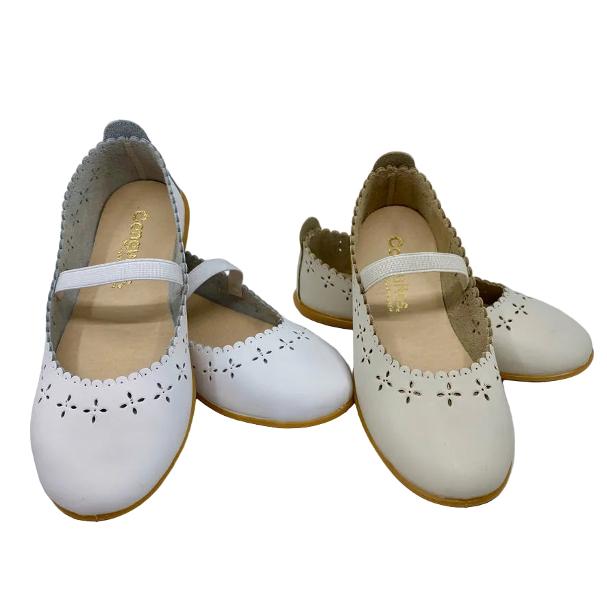 Ballet flat for girls with detail made of washable leather, you can wash them in washing machine. With elastic strap on the instep for better grip on the foot. It has a rubber sole that provides comfort, while becomes the ideal footwear for weddings, baptisms and confirmations.