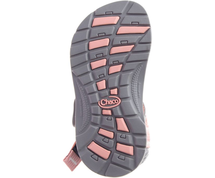 A webbing pattern inspired by the classic basket weave, two narrow polyester straps in the Custom Adjust’em system offer a more secure fit by conforming to the curves of mini feet. ChaPU™ midsole on the contoured LUVSEAT™ platform footbed provides lasting arch support and body alignment for little ones.