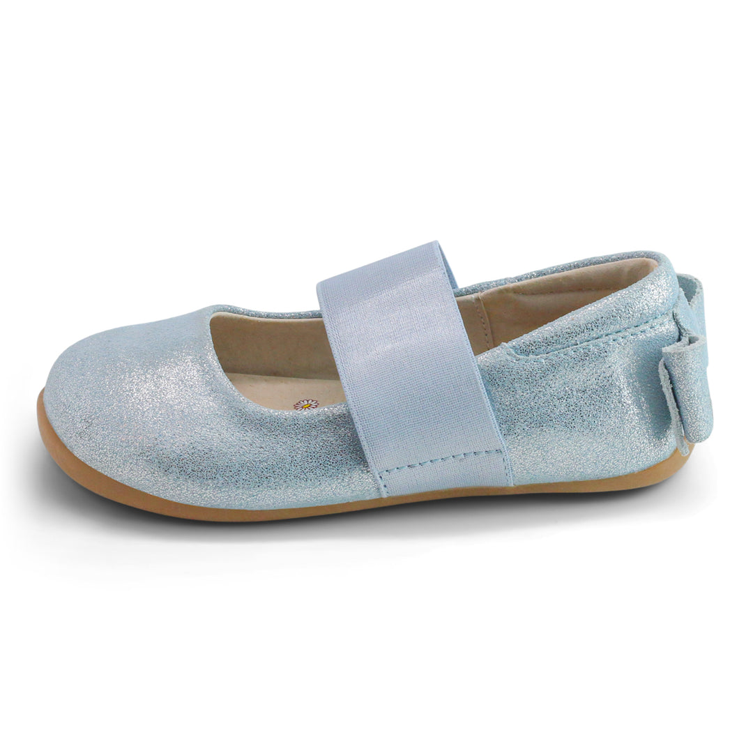 The magic is in the details of Aria, featuring the highest quality leather, the perfect complement to a tutu or a garden party. A soft padded collar adds support for the heel, while a suede bow adds a touch of style and surprise. It's the last thing you'll see as she darts away! Sweet yet functional satin elastic with an extra soft suede backing provides support and all-day comfort.