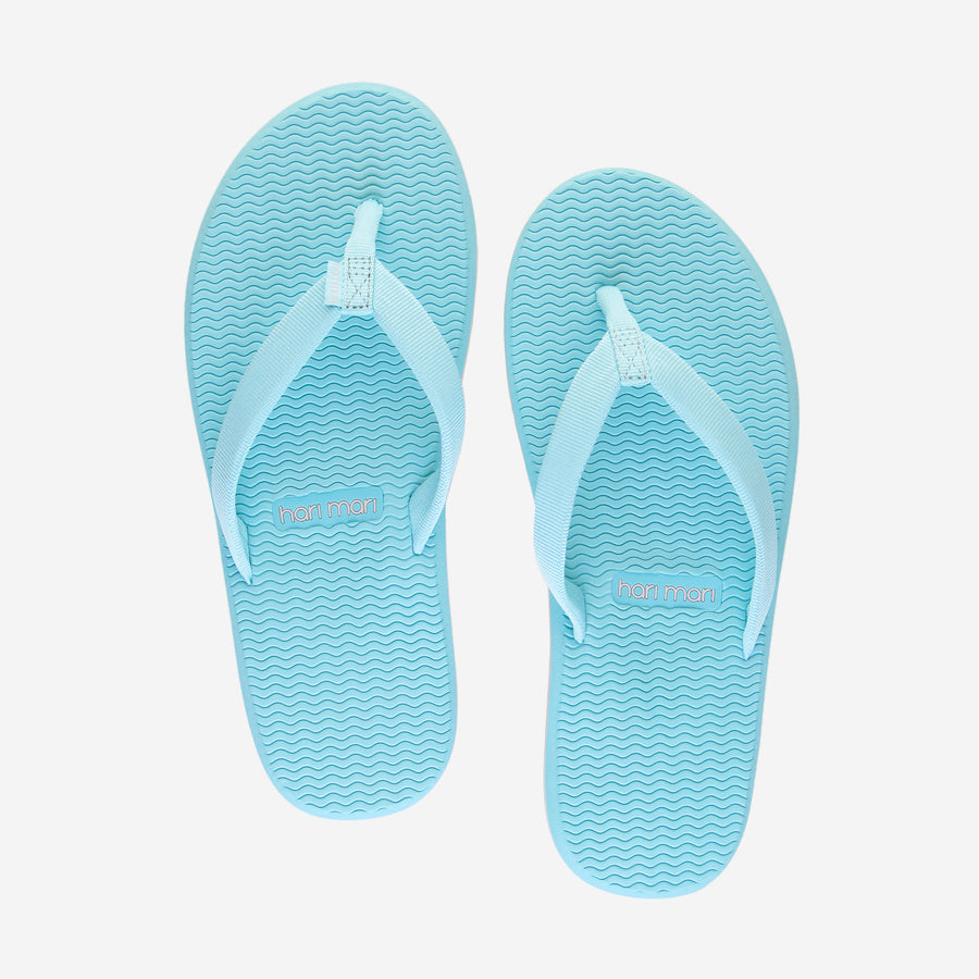 Recommended for water-bound activities, our all-weather, adventure-ready Dunes flip flops with all-day comfort are always one step ahead. Available in a variety of colors to match every mood, closet, and destination, these classics are your weekend go-to.