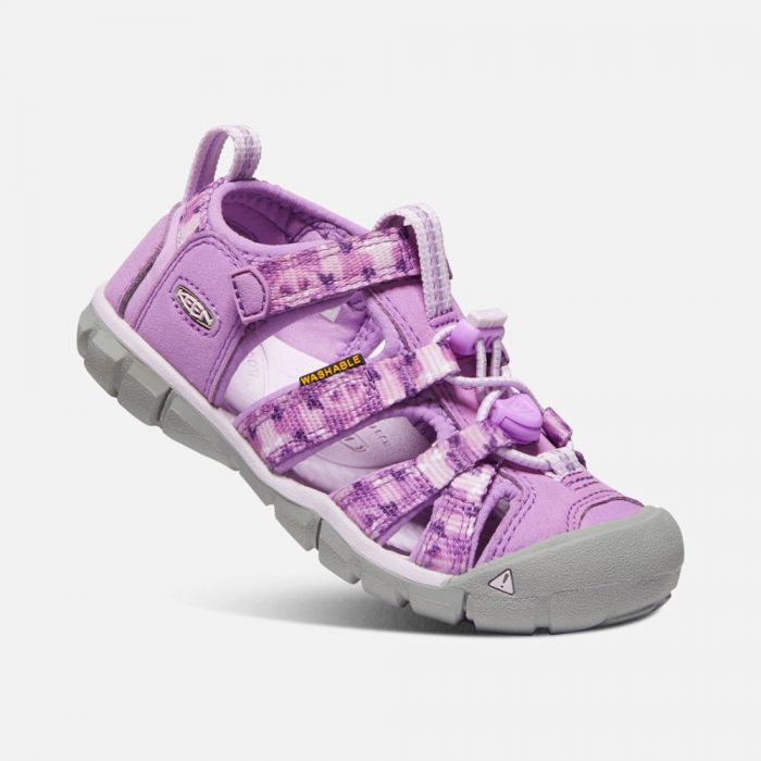 machine washable. Use a small amount of detergent, wash on gentle cycle, and air dry. Hook and loop strap over instep Multi directional lug pattern for increased traction PFC-Free materials Secure fit lace capture system