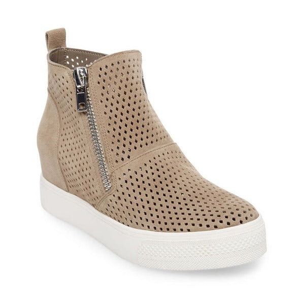 STEVE MADDEN WEDGIE P IN BLACK OR TAUPE
