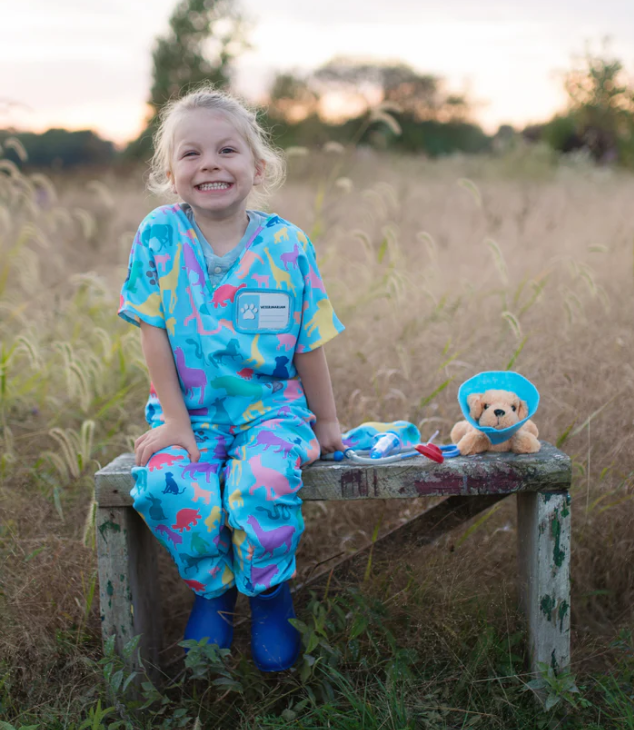 VETERINARIAN SCRUBS WITH ACCESSORIES 5-6