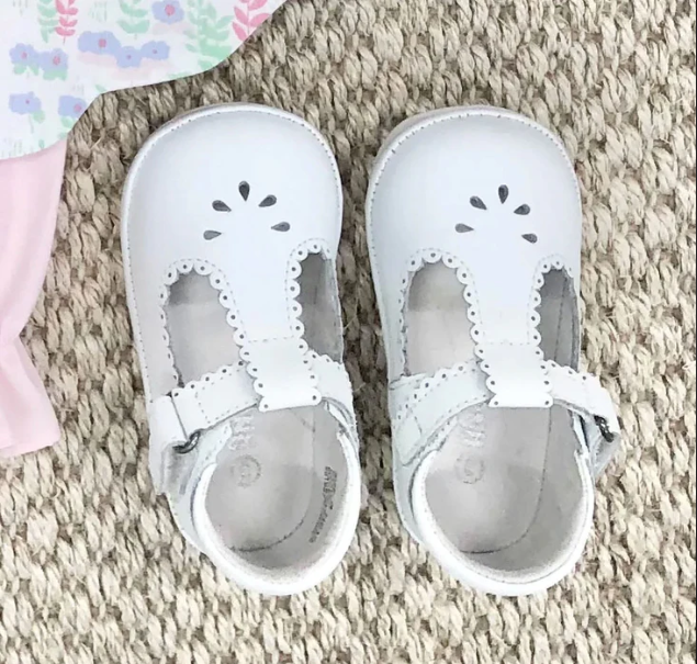 LAMOUR DOTTIE SCALLOP T-STRAP-WHITE