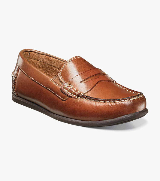 Clean and modern, the Florsheim Jasper Moc Toe Penny Driver, Jr. looks just like dad’s favorite pair of mocs. With its handsewn upper and fully cushioned footbed, this versatile driver will put him in the fashion fast lane and at the forefront of comfort.