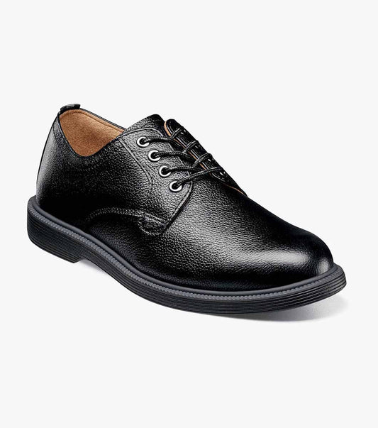 The athletic inspired sole of the Florsheim Supacush Plain Toe Oxford, Jr. gives it a casual vibe that is enhanced by the relaxed look of the upper. The stylish design is complemented by features like breathable, moisture-wicking Suedetec linings and a slip-resistant, non-marking rubber sole.