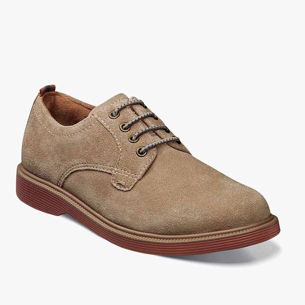 The athletic inspired sole of the Florsheim Supacush Plain Toe Oxford, Jr. gives it a casual vibe that is enhanced by the relaxed look of the upper. The stylish design is complemented by features like breathable, moisture-wicking Suedetec linings and a slip-resistant, non-marking rubber sole.