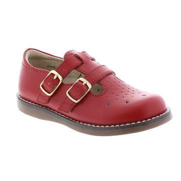 These classic and traditional shoes are perfect for all occasions! We love them on both boys and girls. Perfect for little feet through big kids, the FootMates Danielle shoe will never go out of style.   Sizing: This item runs a half size long. FootMates recommends that if your child measures a size 4.0, that you order a size 3.5.