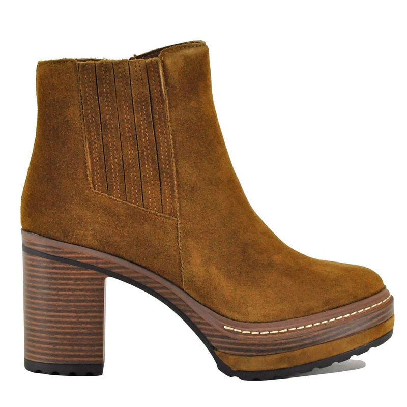 The Steve Madden 'Searches' looks to end your hunt for the perfect boot. Features a platform sole and soft suede upper for a great fit all day long.  Suede upper Fabric and man-made lining Man-made sole Inside zipper 3.5" heel with 1" platform Imported