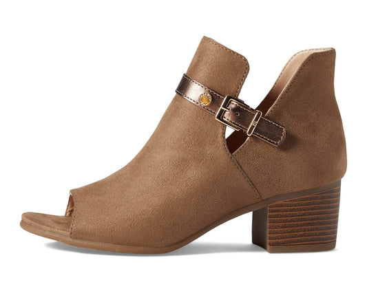 KENNETH COLE REACTION LAYLA LOGO
