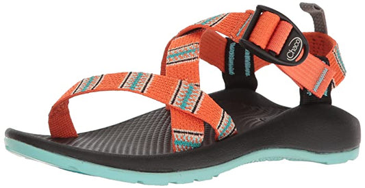 Adjustable polyester strapping system uses pull-through design to give a secure fit Molded polyurethane topsole midsole units offer durable, dependable cushioning EcoTread rubber outsoles contain 25% recycled rubber and offer great traction Toss into washing machine for easy cleaning or clean by hand
