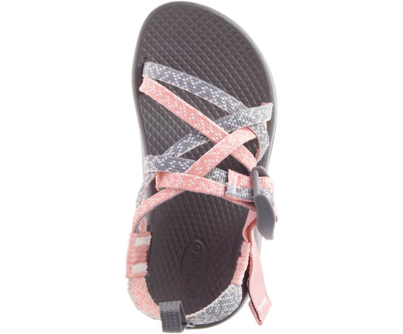 A webbing pattern inspired by the classic basket weave, two narrow polyester straps in the Custom Adjust’em system offer a more secure fit by conforming to the curves of mini feet. ChaPU™ midsole on the contoured LUVSEAT™ platform footbed provides lasting arch support and body alignment for little ones.
