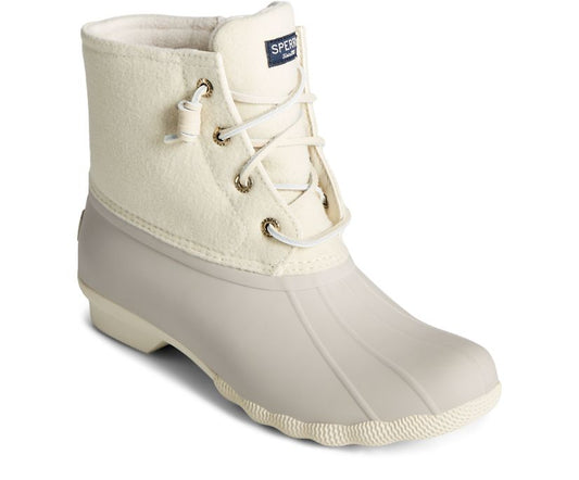 An instant classic with a warm, cozy twist. The Saltwater Wool Duck Boot is made with soft wool and a durable rubber shell. Featuring our signature rawhide barrel laces for a secure fit and Wave-Siping™ technology for enhanced anti-slip traction, these are more than just water-resistant boots — they’re a closet staple