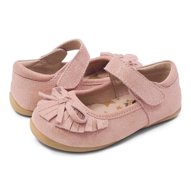 With A Delicate Fringe And Bow “Willow” Is Our Soft And Flexible Moccasin-Style Shoe For Girls! Her Traditional Camel And Butterscotch Suede Options Provide Versatility For Any Occasion.  Suede Upper Leather Lining With Gold Stars Synthetic Dancer Outsole Hook And Loop Closure For A Just-Right Fit Padded Collar For Comfort